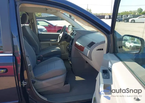 2008 Chrysler Town & Country Touring из США, поврежденный, VIN 2A8HR54P88R611708